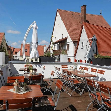 Weinstube Sinas Brettl Hotel Noerdlingen Exterior photo