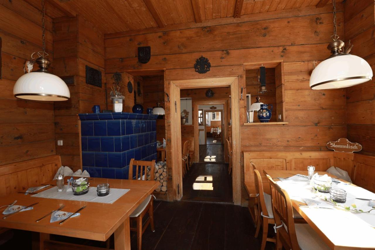 Weinstube Sinas Brettl Hotel Noerdlingen Exterior photo